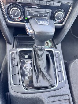 Škoda Superb 2 kombi, 2.0 TDI DSG , 2012, 103 kW - 4