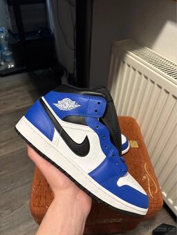 Jordan 1 mid Game Royal - 4