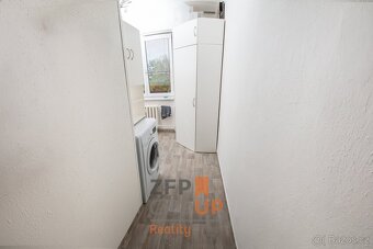 Pronájem bytu 3+kk o rozloze 50 m², ulice Aleše Hrdličky, Os - 4