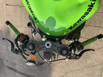 Kawasaki ninja zx6r - 4