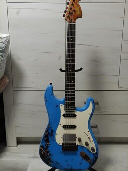 Elektrická kytara Stratocaster - 4