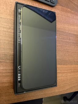 iPhone 13 Pro Max 256GB Graphite - 4