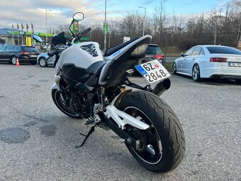 Suzuki GSR 750 2014 - 4