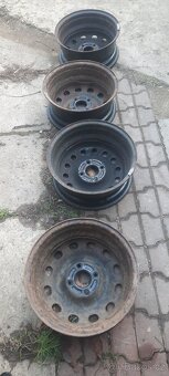 Kola Ford Focus R15 - 4