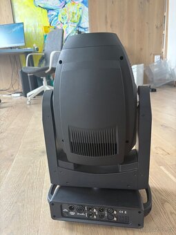 Světlo ADJ Focus 6Z - 4