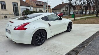 Nissan 370Z | Manuál - 4