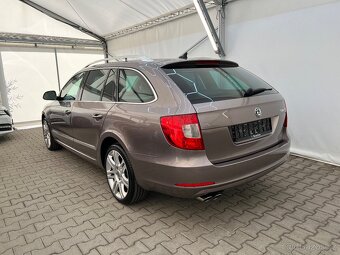 Škoda Superb II combi 2.0TDi,125kW,DSG,Xenony,Webasto,ZADÁNO - 4