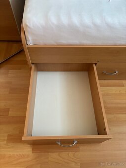 Jednolůžková postel 90x200 s matraci a roštem - 4