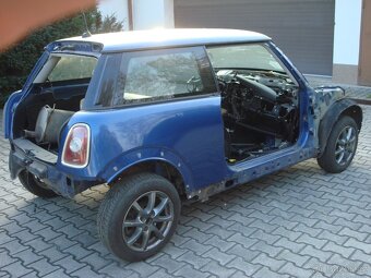 Mini Cooper 1.4i R56 skelet na díly - 4
