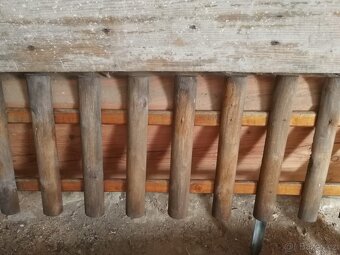Dřevěný malý plot pro ohraničení záhonů, d 330 cm - 4