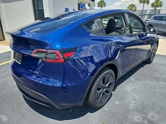 Tesla Model Y Long Range 2025 - 4