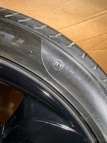 ORIG.BENTLEY BENTAYGA S R22 285/40 R22.KOVANE DISKY - 4