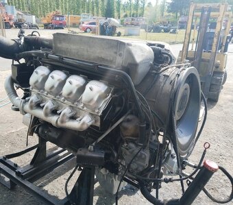 Prodám motor Tatra 815 Euro III 8V turbo - 4
