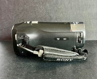 Videokamera Sony HDR-PJ240 s projektorem - 4