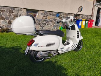 Vespa GTS 300 i.e. ABS Super (2017) plexi, kufr, digitál, po - 4