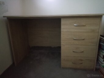 Krásný psací stůl - 4