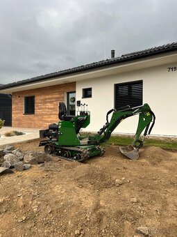 Půjčím minibagr a pásový minidumper – možnost i se strojníke - 4