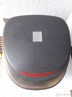 Levně prodám box na moto přilbu. - 4
