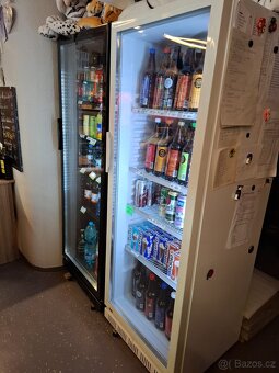 PROSKLENÁ LEDNICE - 4