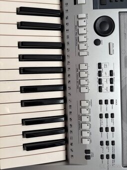 Kláves Yamaha PSR S700 - 4