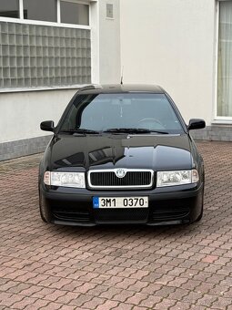 Škoda octavia 1.8t Tour 2007 černá perleť - 4
