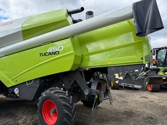 Kombajn Claas Tucano 450 V660. - 4