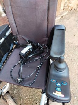 Elektrický invalidní vozík - 4