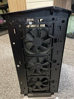 Počítačová skříň Fractal Design Vector RS - 4