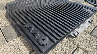 AUDI A4 ORIGO KOBERCE GUMOVE - 4