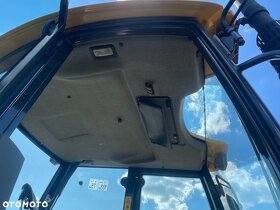 Komatsu WB93RS - 4