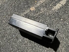 Audi AUX a nabíjecí USB do loketní opěrky - 4M0035726 - 4