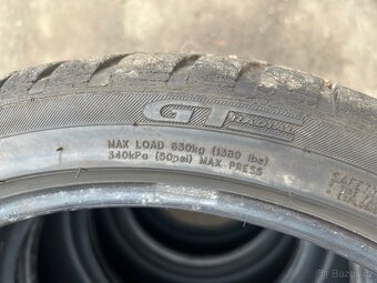 Zimní pneumatiky - 225/40/r18 - 4