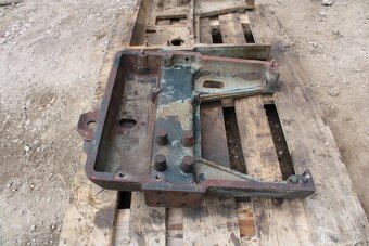 Zetor 6911 7745 litinová vana - 4