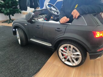 Elektrické autíčko Audi Q7 - 4