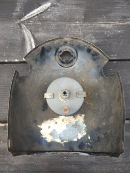 Horní maska s tachometrem. - 4