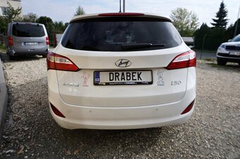 HYUNDAI I30 CW 1,6 GDI 99KW 2015 142000 KM - 4