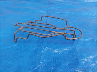 Kovový stojánek pod starou žehličku - 4