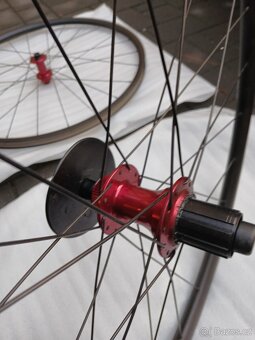 Zapletená kola Bontrager Paradigm SL 2024 - 4