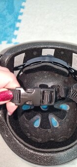 Momi dětská helma - 4