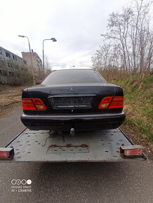 Prodám veškeré náhradní díly Mercedes Benz w210 300TD - 4