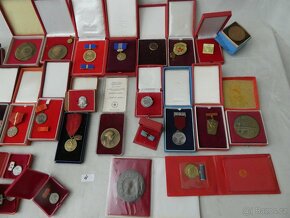 Sbírka  medaile, vyznamenání, odznaky - 4