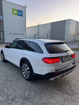 Mercedes Benz E-Class E 220 D 4 Matic Allterrain rv 2018 - 4
