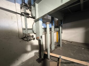 Hydraulická nákladní plošina - výtah 1,5x2,6m - 4