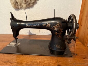 Starožitný  šicí šlapací stroj BOBBIN NEUMANN - 4