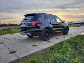 Ford Explorer 3.5L 2017 dovoz Kanada - 4
