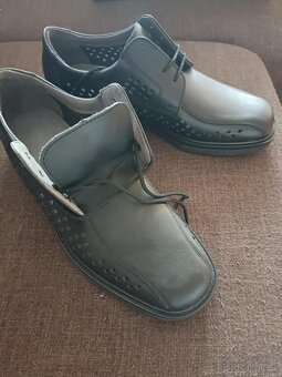 Černé polobotky - 4