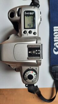 Canon EOS 300 + Battery Pack BP-200 - 4