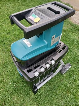 Makita UD2500 koupený duben 2025 - 4