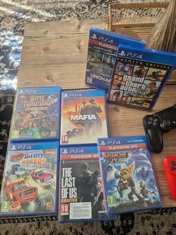 Playstation 4 v záruce + ovladače - 4