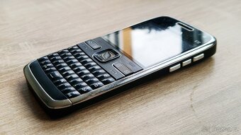 Nokia E72 - 4